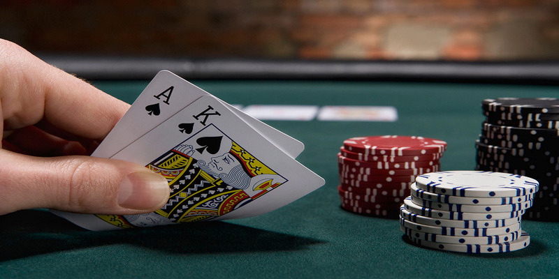 Nắm rõ quy luật giúp bạn có cách chơi poker chuyên nghiệp hơn rất nhiều