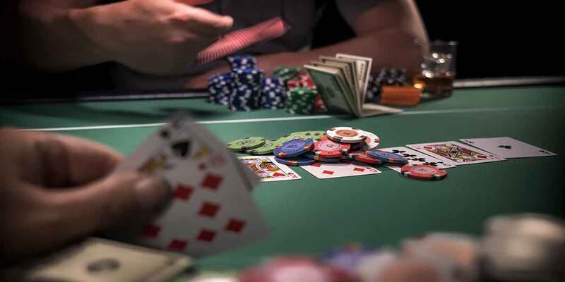 Poker là trò chơi được đông đảo game thủ toàn thế giới yêu thích
